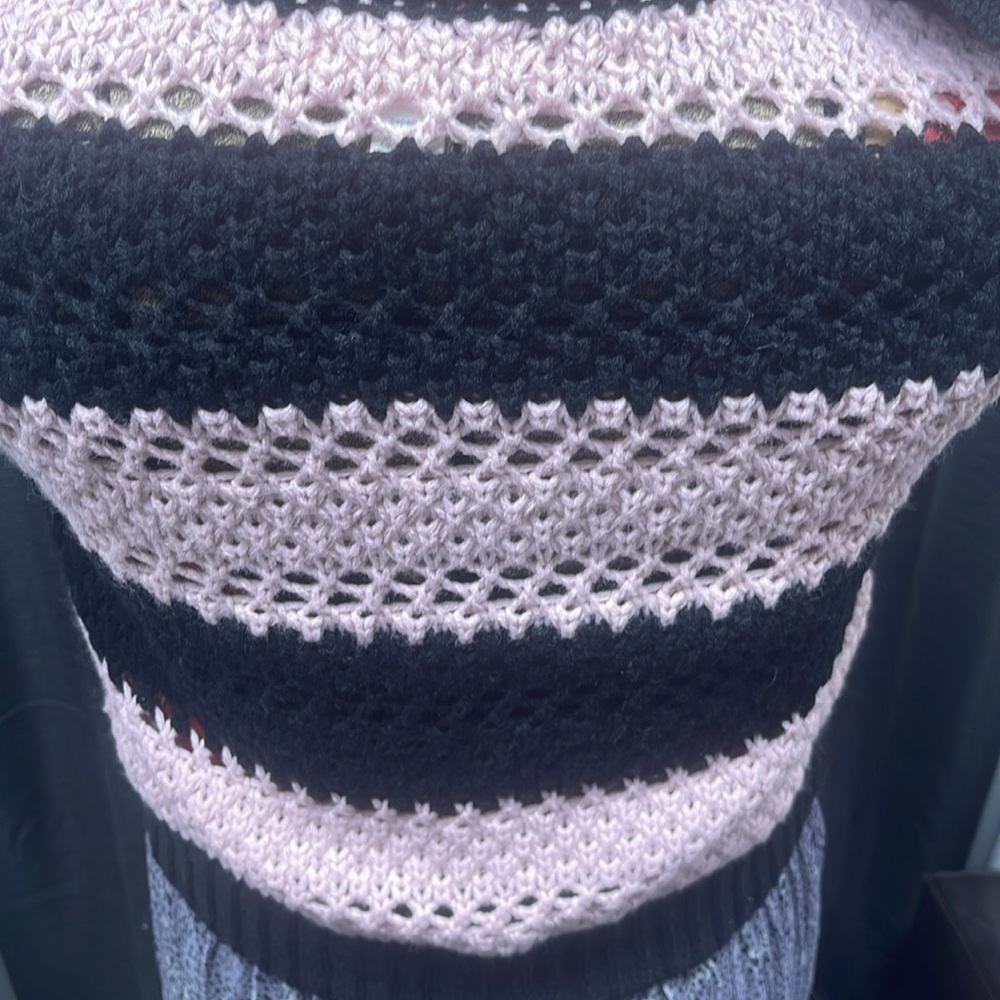 Knit pullover sweater - Picture 8 of 9